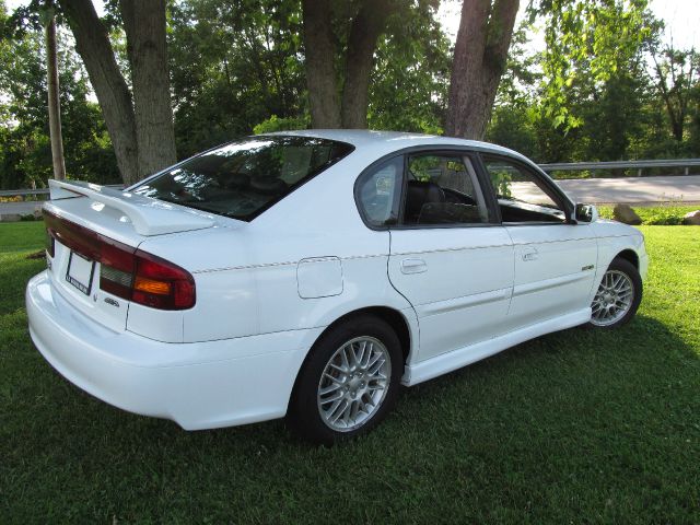 Subaru Legacy 2001 photo 2