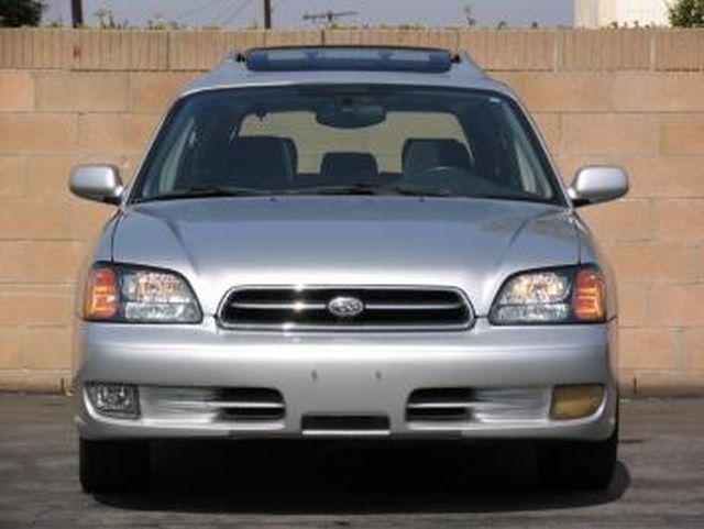 Subaru Legacy 2002 photo 1