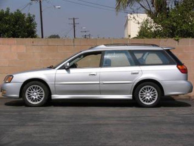 Subaru Legacy 2002 photo 2