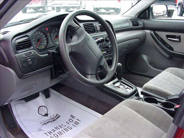 Subaru Legacy 2002 photo 2