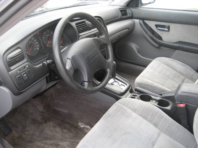 Subaru Legacy 2002 photo 1