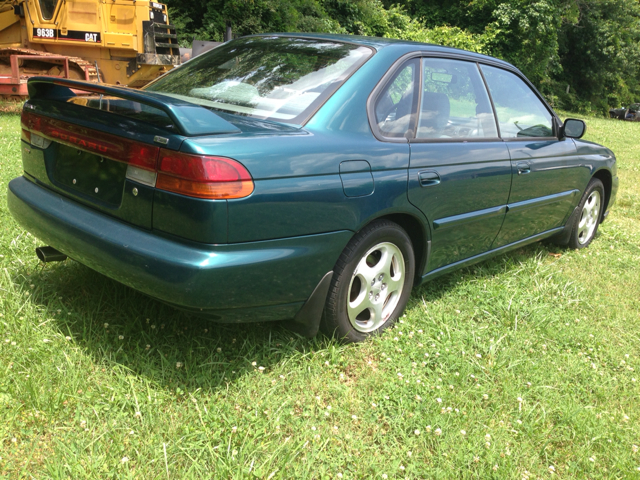 Subaru Legacy 2002 photo 0