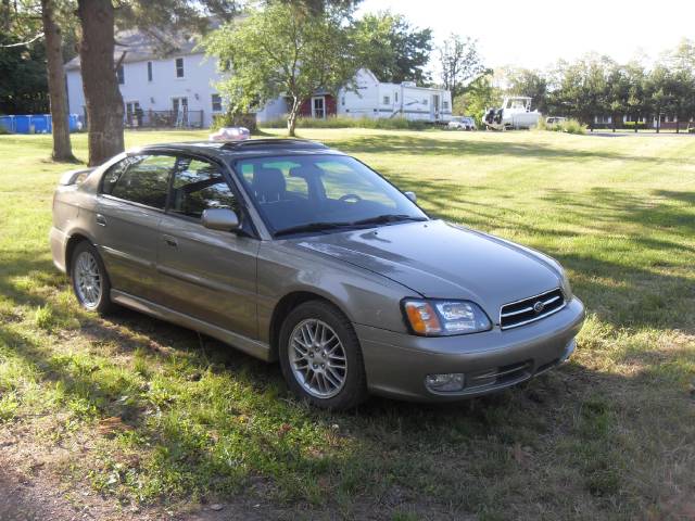 Subaru Legacy 2002 photo 1