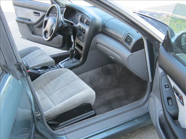 Subaru Legacy 2002 photo 4