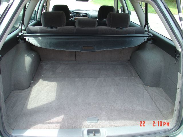 Subaru Legacy 2003 photo 2