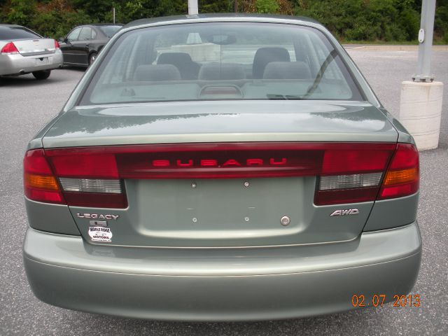 Subaru Legacy 2003 photo 1