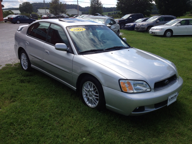 Subaru Legacy 2004 photo 1