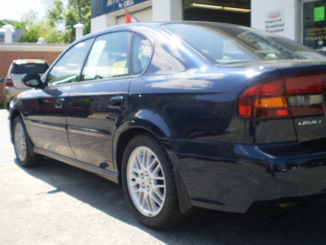 Subaru Legacy 2004 photo 1