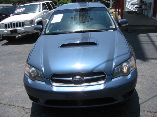 Subaru Legacy 2005 photo 2