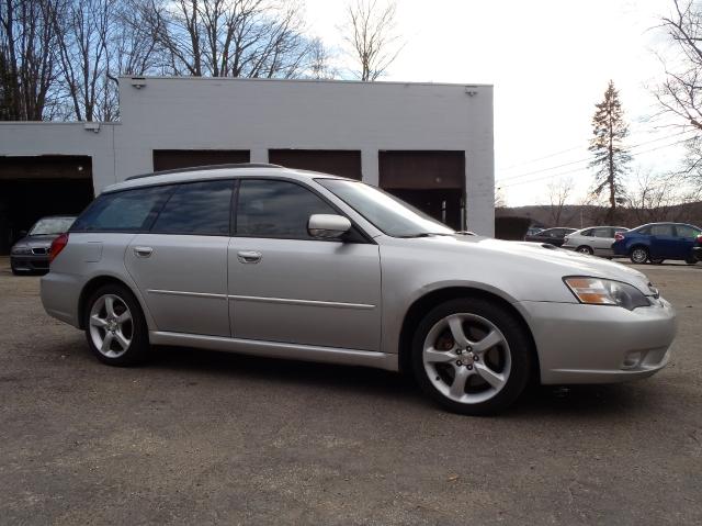 Subaru Legacy 2005 photo 2