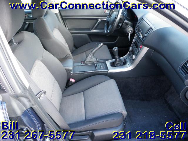 Subaru Legacy 2005 photo 2