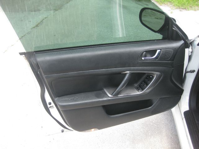 Subaru Legacy 2005 photo 10