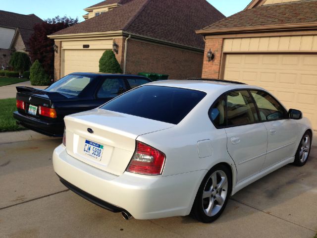 Subaru Legacy 2005 photo 1