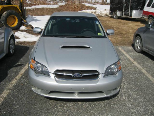 Subaru Legacy 2005 photo 2