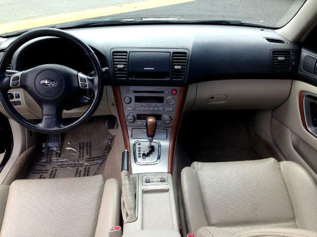 Subaru Legacy 2005 photo 2