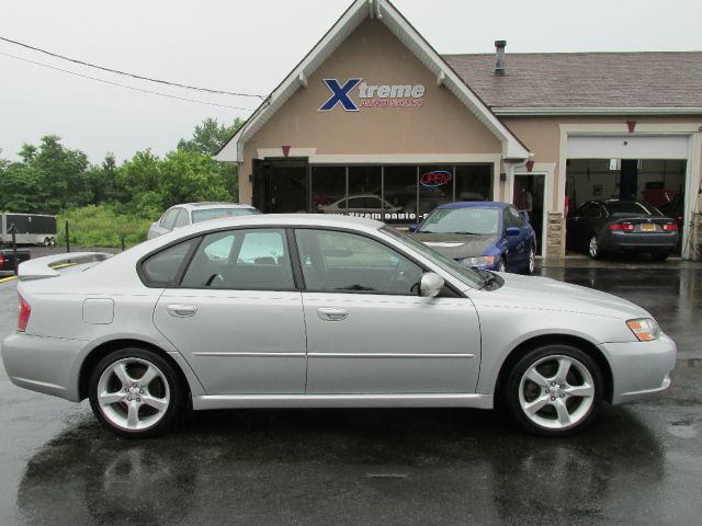 Subaru Legacy 2005 photo 2