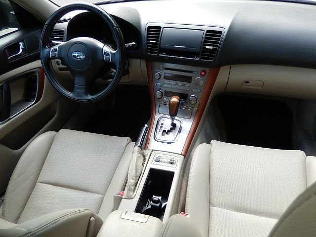 Subaru Legacy 2005 photo 2