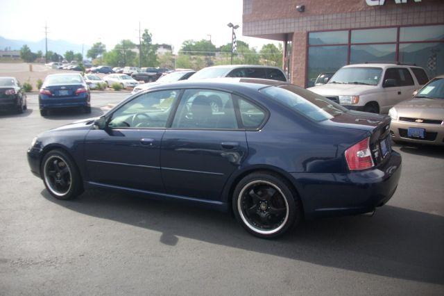 Subaru Legacy 2005 photo 2