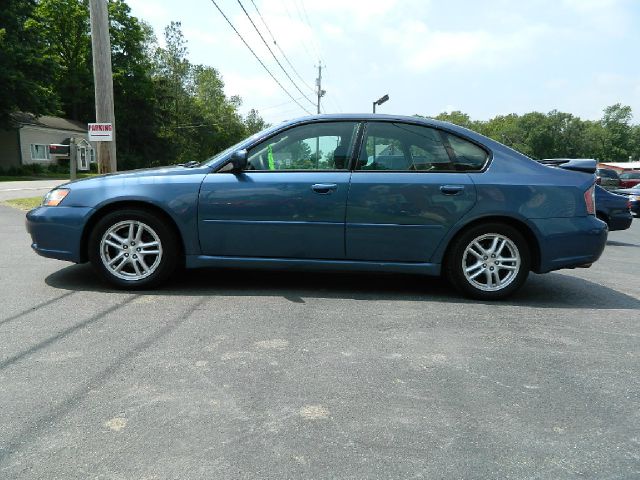 Subaru Legacy 2005 photo 2