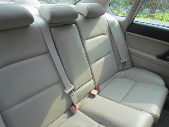 Subaru Legacy 2005 photo 10