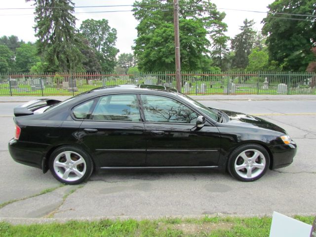 Subaru Legacy 2005 photo 9