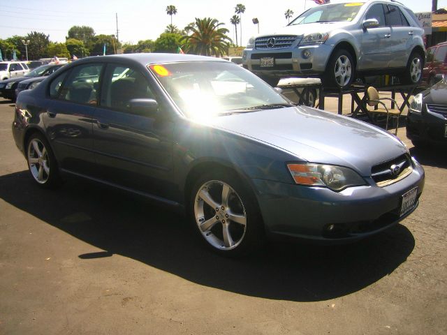 Subaru Legacy 2005 photo 1