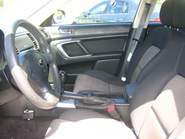 Subaru Legacy 2005 photo 2