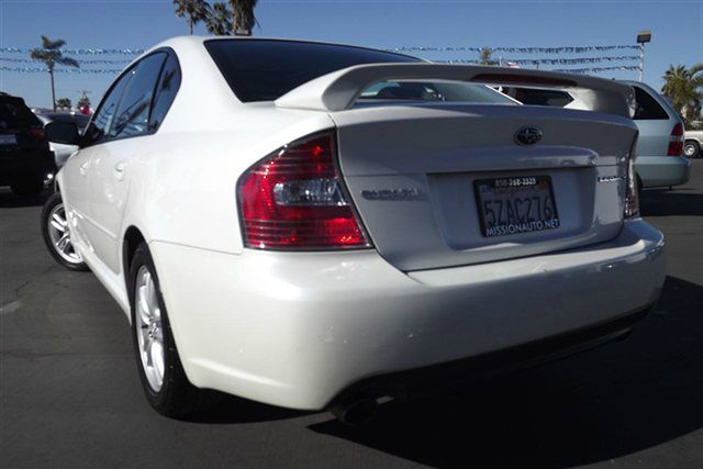 Subaru Legacy 2005 photo 2