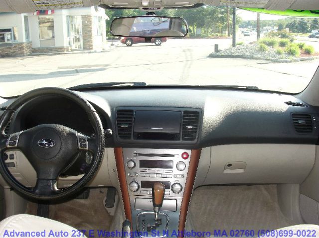 Subaru Legacy 2005 photo 1