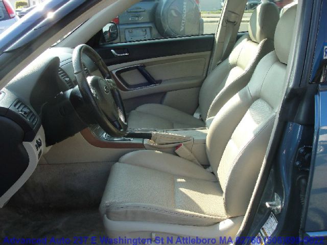 Subaru Legacy 2005 photo 2