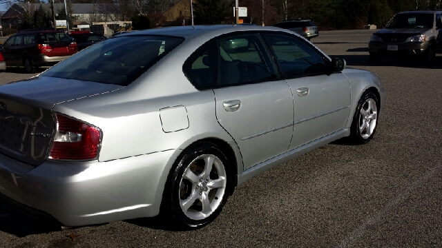 Subaru Legacy 2006 photo 2