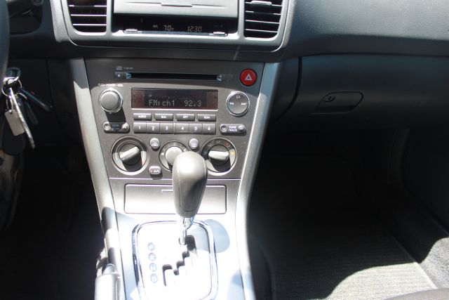 Subaru Legacy 2006 photo 1