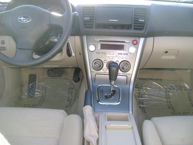 Subaru Legacy 4WD Premium Sedan