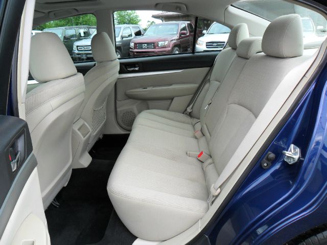 Subaru Legacy 2010 photo 2