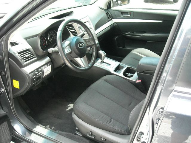 Subaru Legacy 2010 photo 10