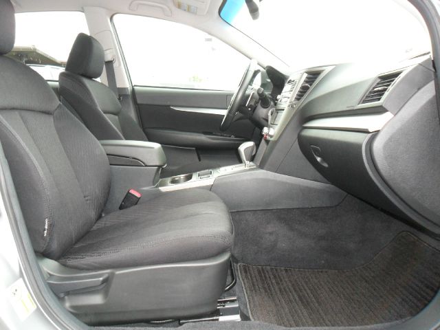 Subaru Legacy 2010 photo 13