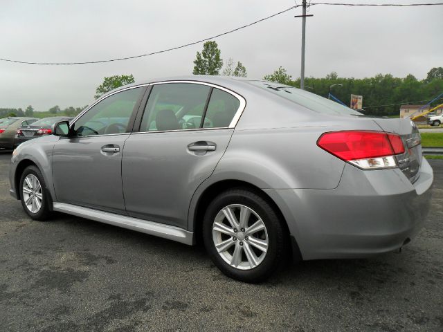 Subaru Legacy 2010 photo 3