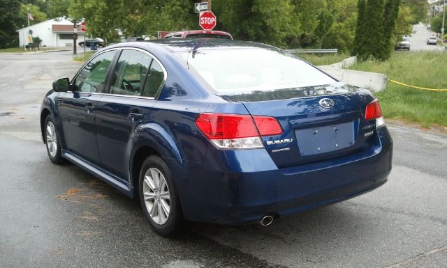 Subaru Legacy 2011 photo 1