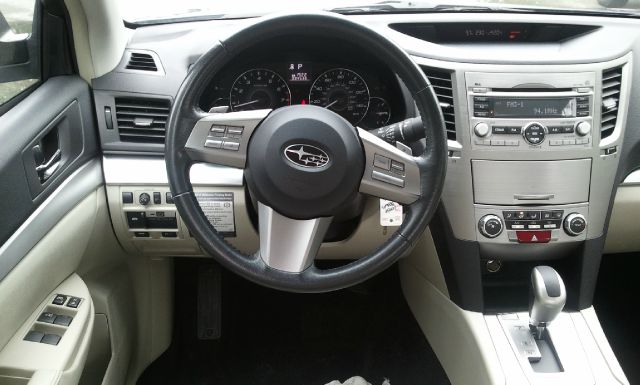 Subaru Legacy 2011 photo 2