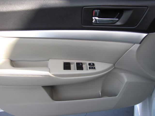 Subaru Legacy 2011 photo 19