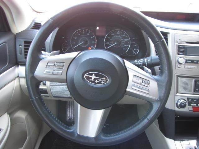 Subaru Legacy 2011 photo 24