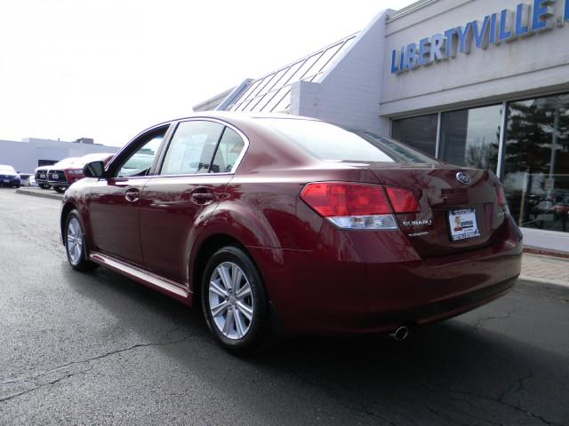 Subaru Legacy 2011 photo 2