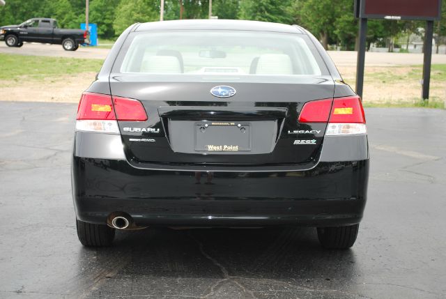 Subaru Legacy 2011 photo 17