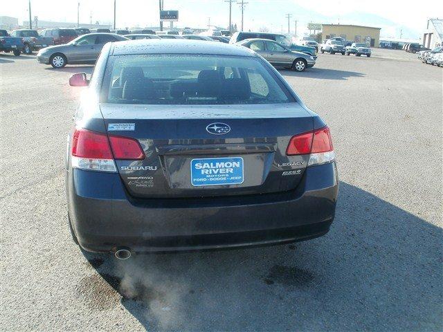 Subaru Legacy 2011 photo 4