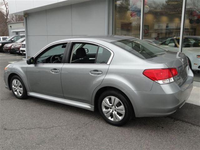 Subaru Legacy 2011 photo 4