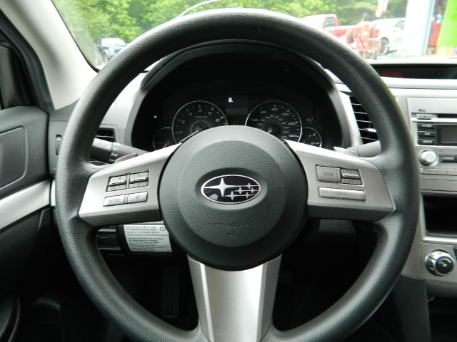 Subaru Legacy 2011 photo 8