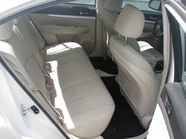 Subaru Legacy 2011 photo 15