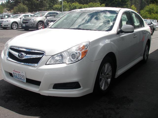 Subaru Legacy 2011 photo 20