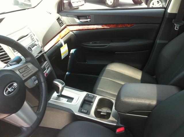 Subaru Legacy 2011 photo 1