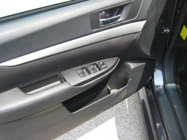 Subaru Legacy 2011 photo 1